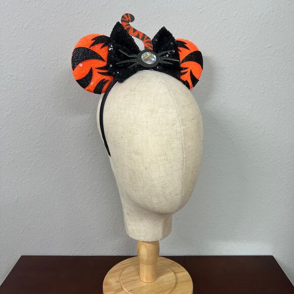 Tigger Minnie Ears | Disney’s Winnie the Pooh-Inspired Mouse Ears Headband - Picture 3 of 5
